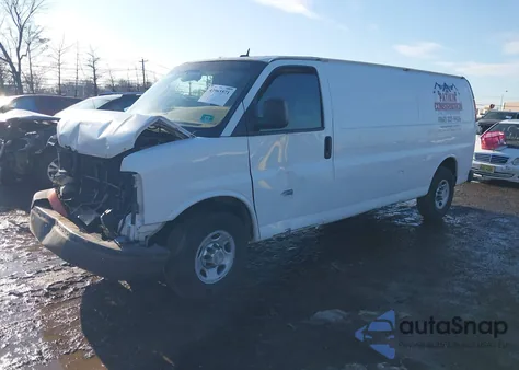 2013 Chevrolet Express 2500 Work Van z USA, uszkodzony, nr VIN 1GCWGGFA8D1158360